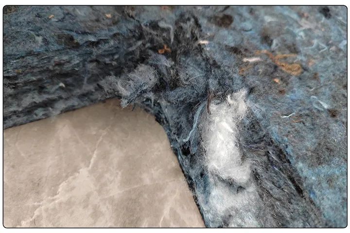 回收棉制汽車蓋板“氣味太大”？測試噴霧除臭效果！