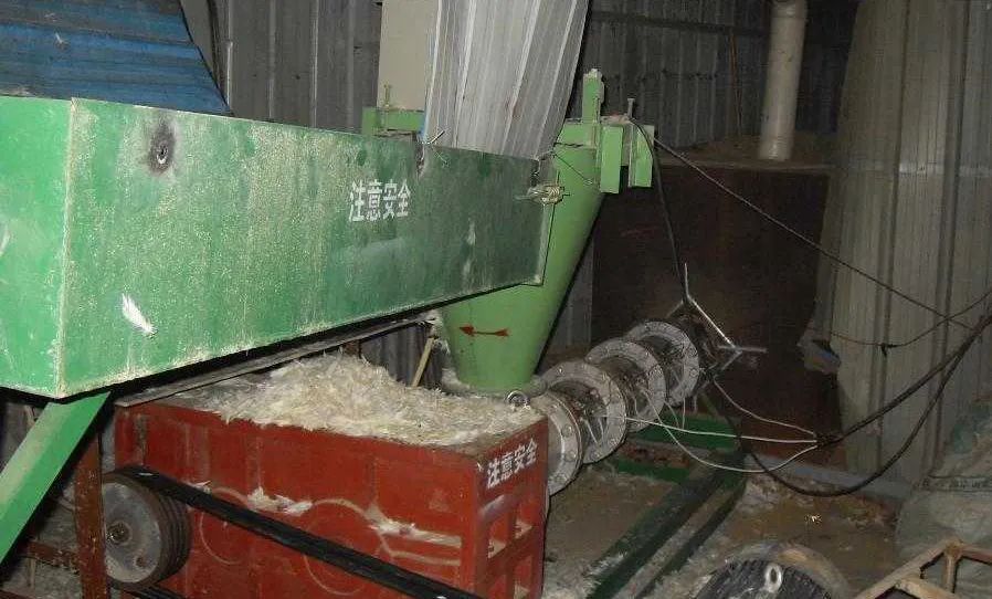 羽毛粉加工腥味、苦味、惡臭味混雜，看工業(yè)除臭劑如何快速除臭！