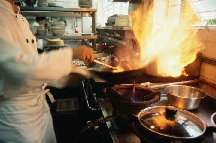 警惕餐飲油煙異味！北京執(zhí)行《排放標(biāo)準(zhǔn)》，最高罰款100萬(wàn)！